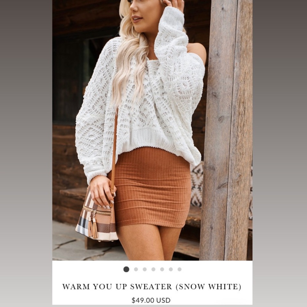 Warm you up sweater- Snow White